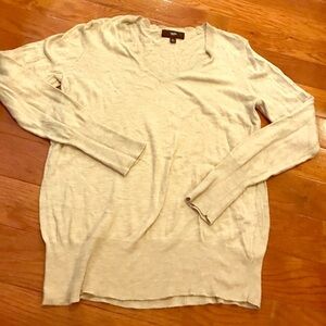 MOSSIMO cream Large vneck sweater